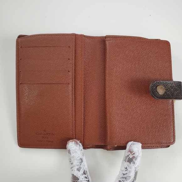 Louis Vuitton Monogram KISSLOCK WALLET - Picture 4 of 11